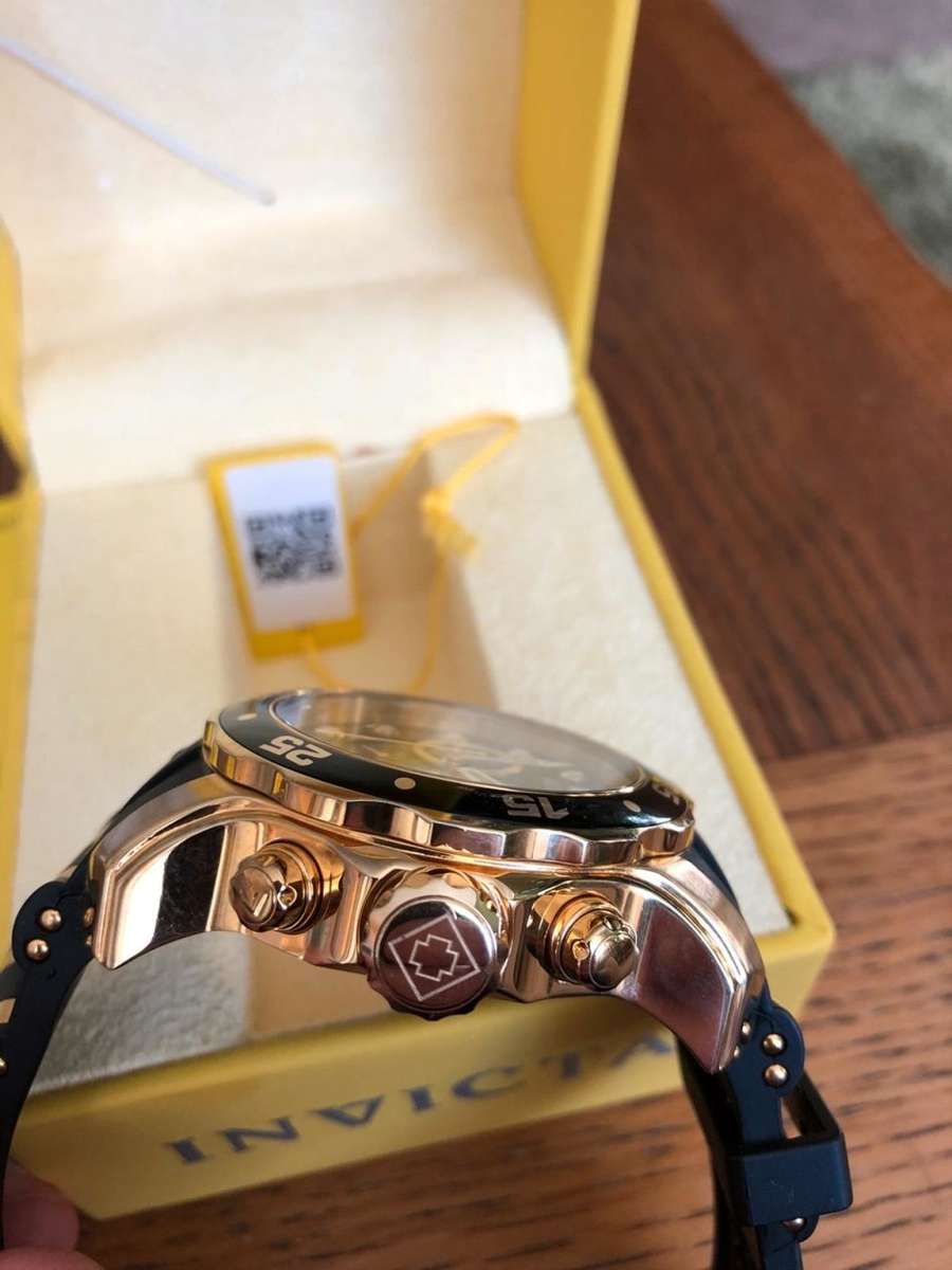 Retail: R8,999.00 INVICTA MEN`S COLOSSUS CARBON CHRONO THICK HEAVY SILICONE STEEL INFUSED BRAND NEW