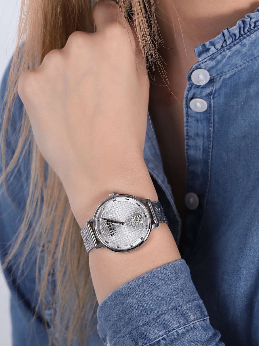 Retail: R7000.00 VERSACE Women's La Villete Milanese Steel Watch BRAND NEW NEW IN BOX