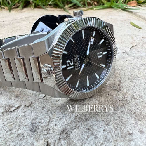 **Retail: R10,000.00*** VERSACE Men's Versus Chicago Surgical Steel Watch BRAND NEW IN BOX