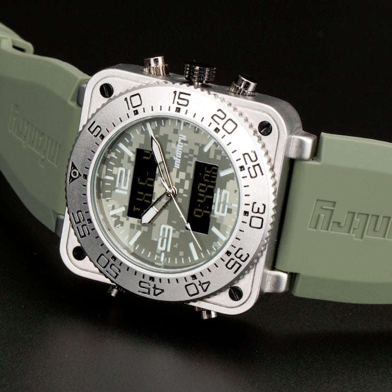 Retail: R3,999.00 INFANTRY MILITARY CO. Men`s Tank ACU Silicon 47mm BIG Dual Movement Watch Grey NEW