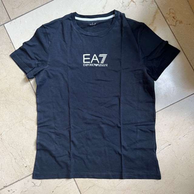 Retail: R3999.00 EMPORIO ARMANI Eagle Classic Fit T-Shirt Size S  - 100% GENUINE good condition