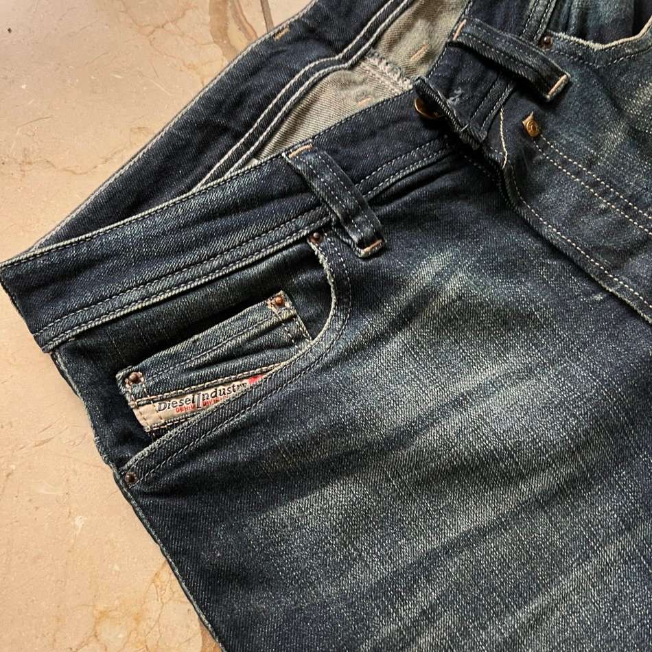 100% genuine*** DIESEL Men's Safado Limited Edition Jeans  Size 29 Waist New without Tags