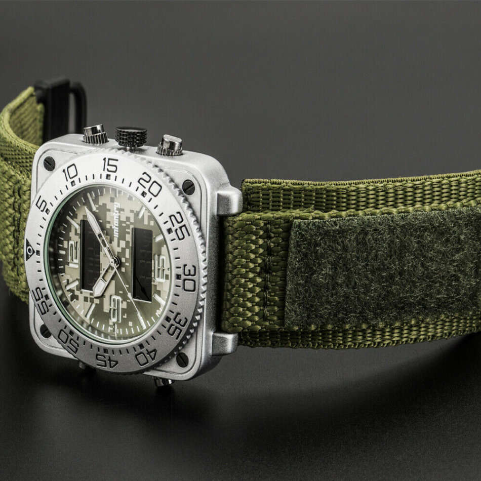 Retail: R3,999.00 INFANTRY MILITARY CO. Men's Tank Camo 47mm BIG Dual Movement Watch NEW