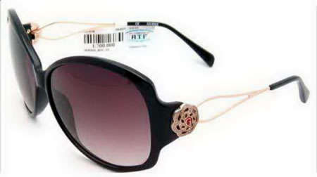 **R2,900.00** Authentic GUESS Ladies Diamante Summer Sunglasses + Certificate + Carry Case