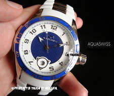 RARE AQUASWISS LIMITED BLUE EDITION TRAX 100M SNOW SWISS WATCH BRAND NEW