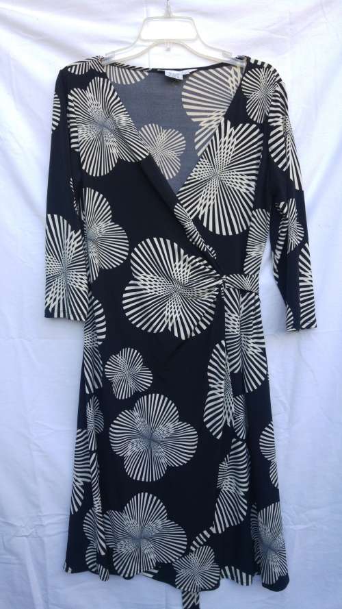 Beautiful Maggy London Wrap Dress (stretch fabric) Size 14
