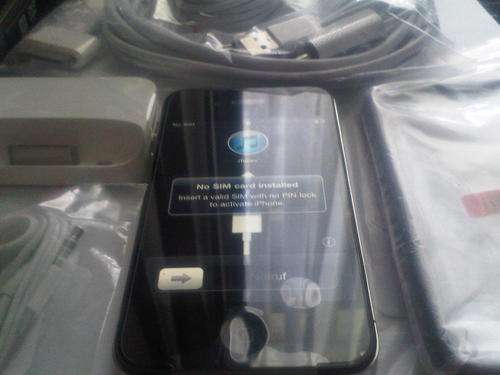 ***NEW*** 32 GB Apple Iphone 4 - Open to all networks