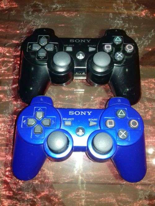 REDUCED! Playstation 3 with 2 Controllers and 9 Games. MUST READ!