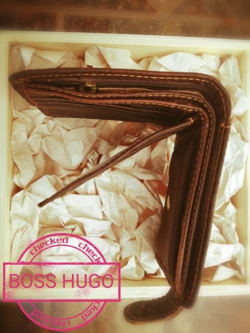 HUGO BOSS LEATHER WALLET