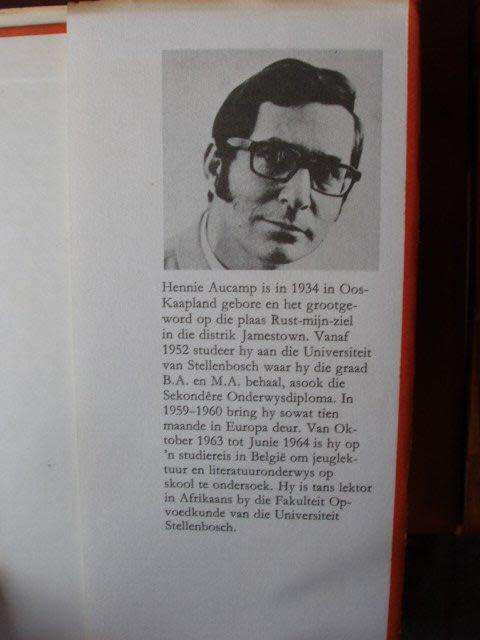 'n Bruidsbed vir Tant Nonnie - Hennie Aucamp