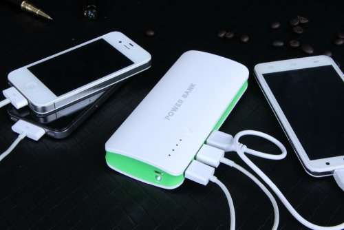 Universal 10 600mAh Power Bank with 3 x USB Ports. Fast Charge. Built in Torch.