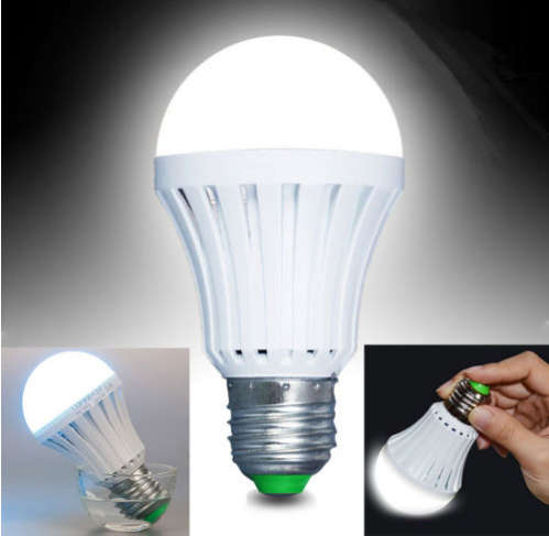 12W Intelligent LED Emergency Light Bulb. Built in battery to stay lit during power cuts. Screw Type