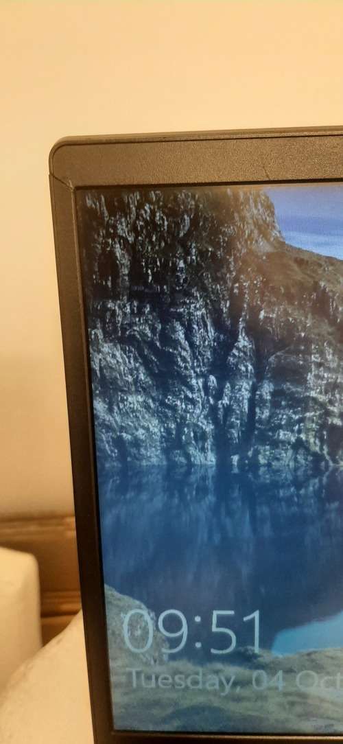 7th Gen Lenovo IdeaPad i3 @ 2.30Ghz, 4gb Ram, 1tb HHD, USB3.0, HDMI , 15.6` Display , Windows10