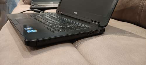 3x Dell Latitude Laptops (2x i5 + 1x Core 2 Duo) 1 Bid wins all 3, Please Read.