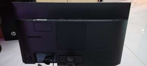 22` Samsung IPS FHD LED Boarderless Display, HDMI & VGA, 1920x1080, 75Hz Refresh rate