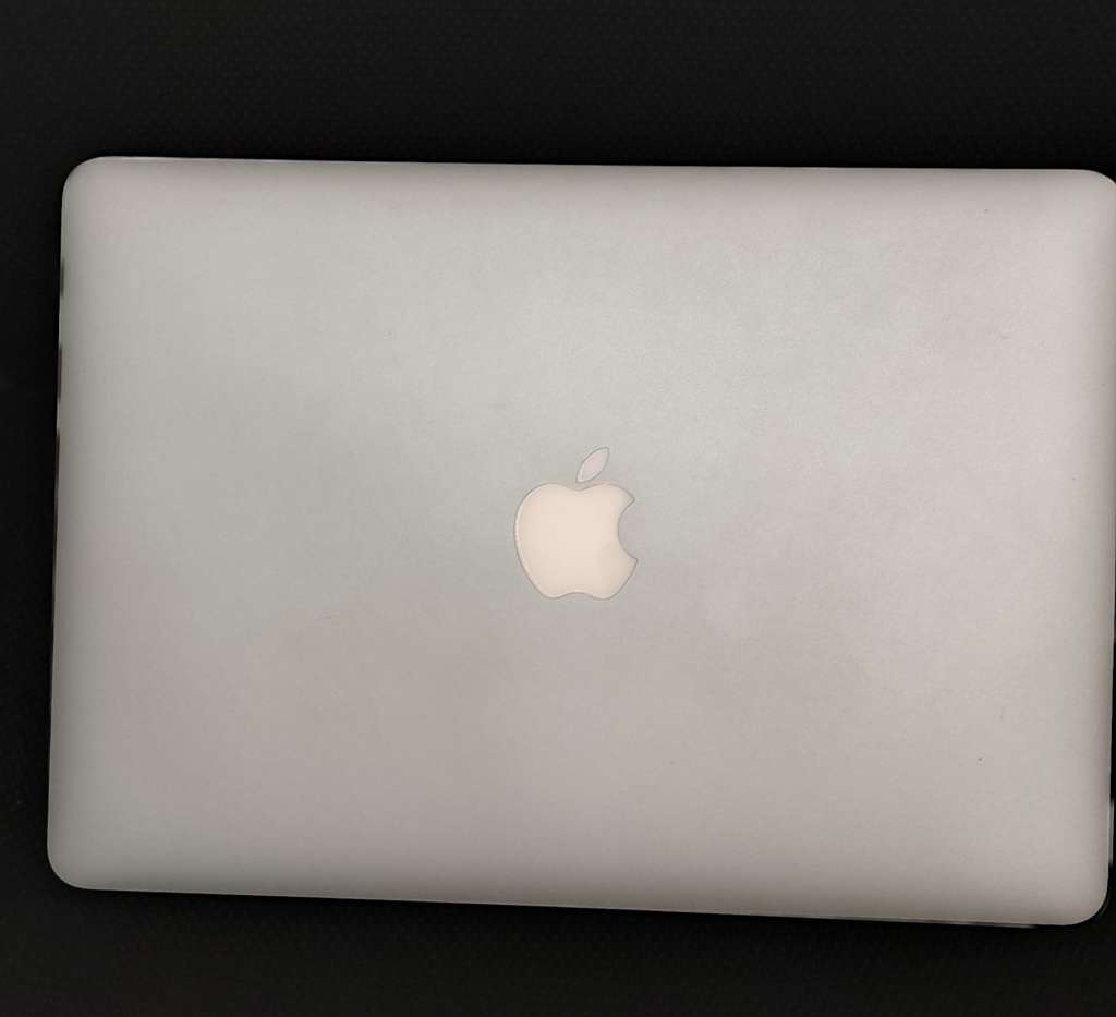 i7 Macbook Air 2011 , 13` display, 4gb Ram, 256gb SSD, macOS High Sierra