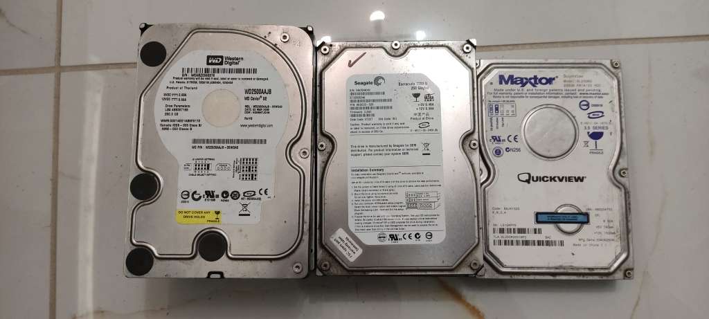 51x Various 3.5` Hard drives 40gb-500gb