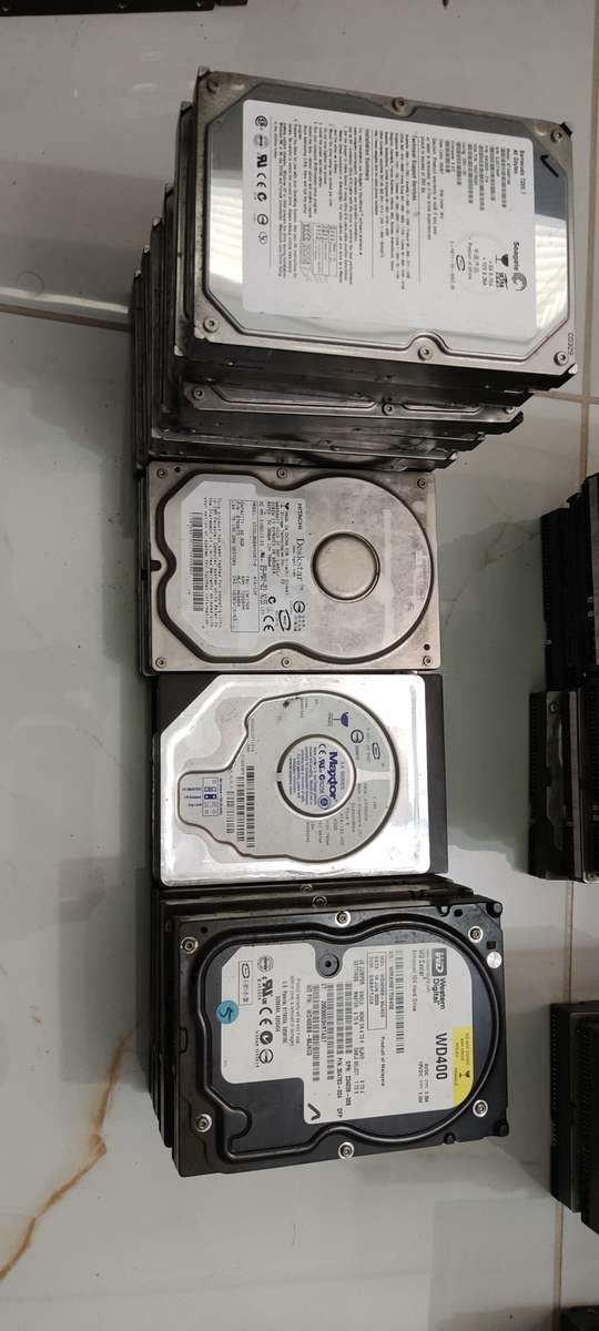 51x Various 3.5` Hard drives 40gb-500gb
