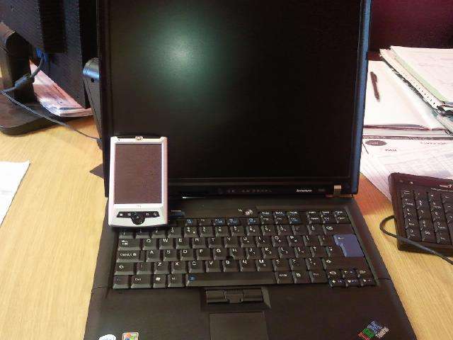 !!!! IBM THINKPAD LENOVO R60 !!!!! With Free HP iPAQ PDA CRAZY!!!