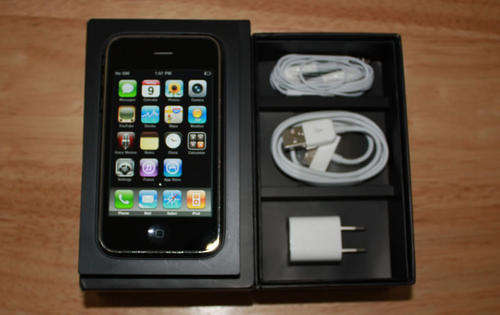 **Brand New unused Original Apple Iphone 3G 16GB Boxed With All Accesories**