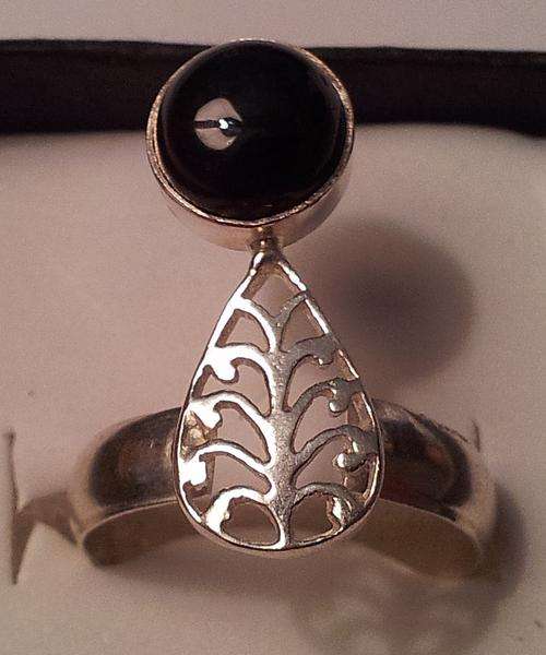 UNUSUAL ONYX STERLING SILVER RING