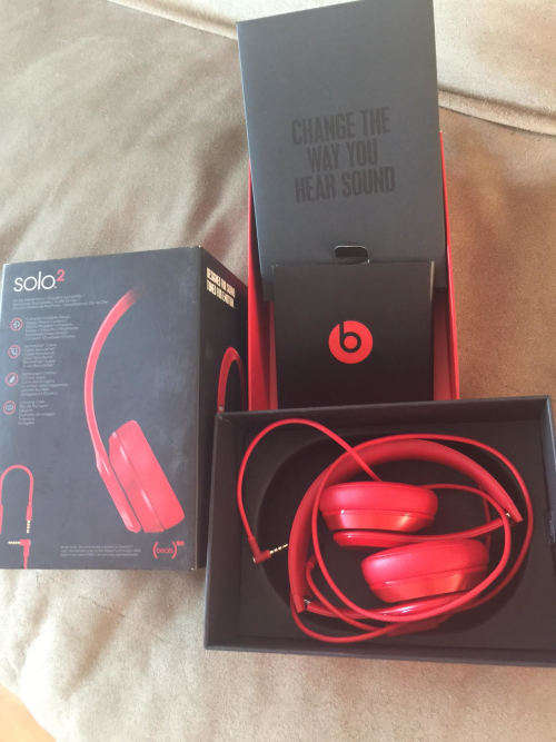 BEATS BY DRE SOLO 2 - BRAND NEW WITH RIGHT EAR PIECE NOT WORKING - NO SOUND