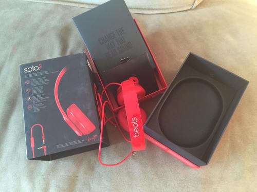 BEATS BY DRE SOLO 2 - BRAND NEW WITH RIGHT EAR PIECE NOT WORKING - NO SOUND