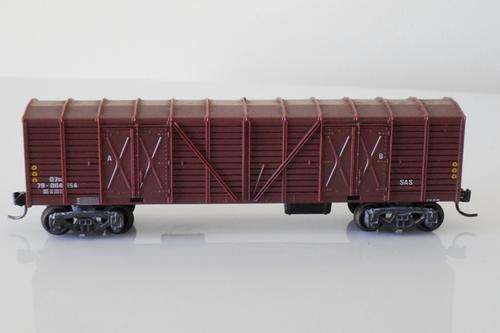 SAR Lima cattle wagon brown (HO) with kadee couplers