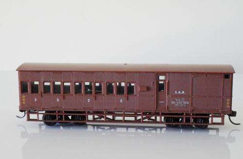 SAR Lima Guards Van (HO) kadee couplers