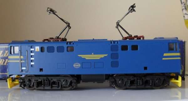 Lima Golden Series 12E (12003) Blue Train electric loco HO in mint boxed condition