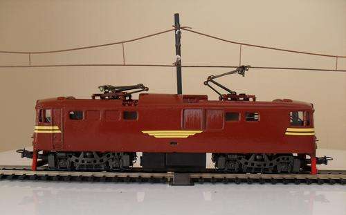 SAR 6E powered loco (HO) with Lima couplers
