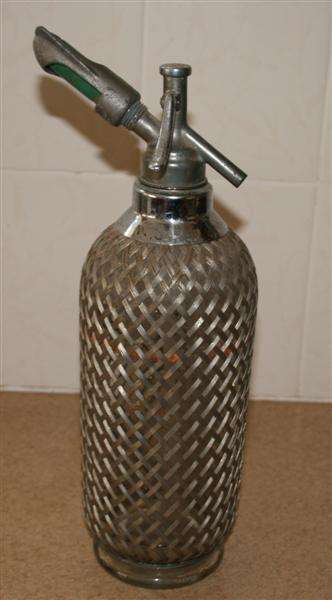 SODA SYPHON------EXCELLENT CONDITION--------
