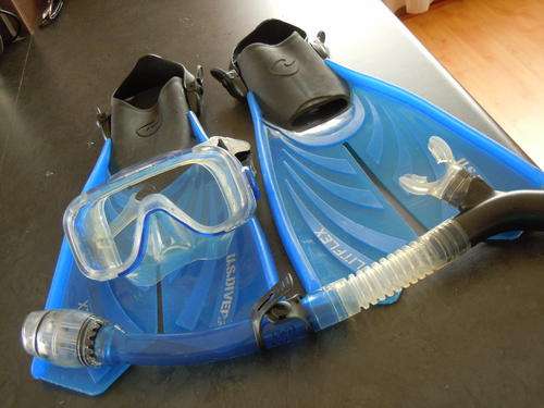 US Divers Fins (size L - 10-13 US shoe size), Snorkel and Mask