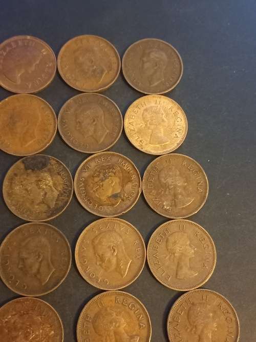 22 mixed SA Union half pennies. Bid per coin to take all