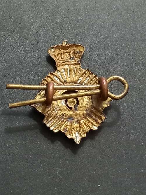 1902 - 1922 Duke of Edinburgh`s Own Volunteer Rifles collar badge.