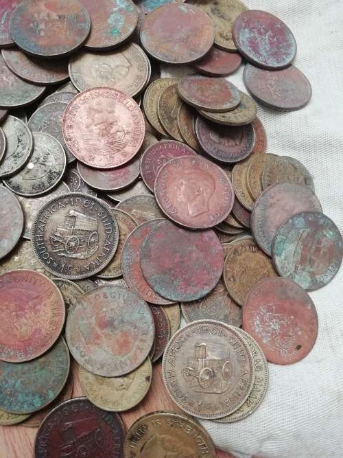 Standard bank coin bag (including 119 old SA coins)