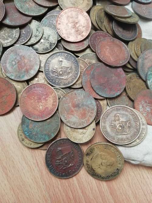 Standard bank coin bag (including 119 old SA coins)