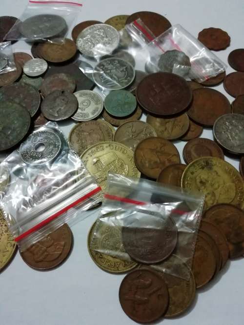 Vintage Frank Brady's tin + 101 mixed old coins