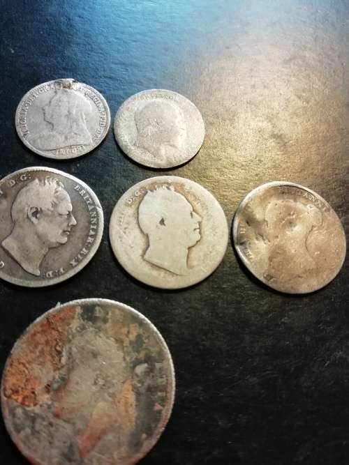 *18g Sterling silver* Great Britain coin lot. One bid. Coins are worn.