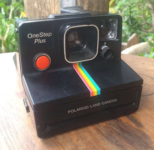 COLLECTABLE POLAROID CAMERA