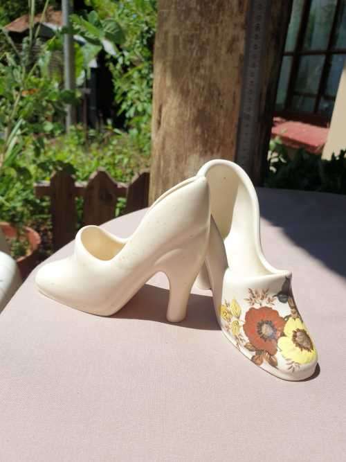 CUTE PAIR OF CERAMIC CINDERELLA SHOES