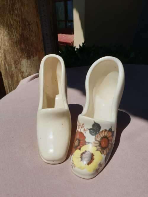 CUTE PAIR OF CERAMIC CINDERELLA SHOES