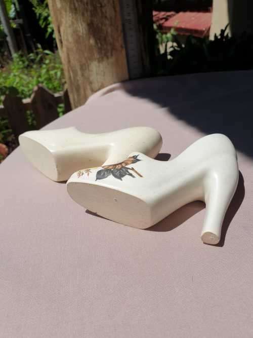 CUTE PAIR OF CERAMIC CINDERELLA SHOES