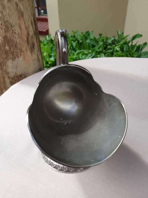 BEAUTIFUL VINTAGE SILVER-PLATED SUGAR BOWL WITH SCOOP
