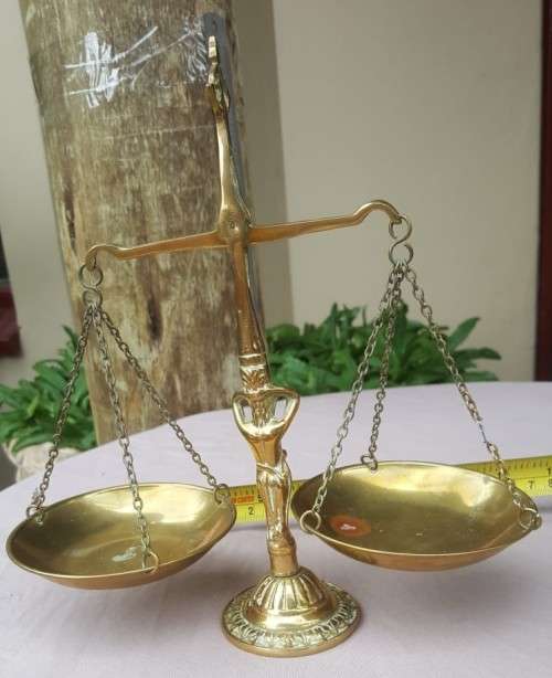 VINTAGE CHERUB BRASS SCALES OF JUSTICE WITH SWING PENDULUM