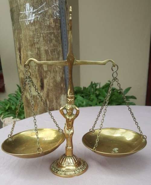 VINTAGE CHERUB BRASS SCALES OF JUSTICE WITH SWING PENDULUM