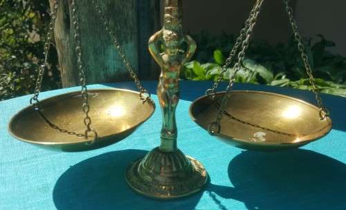 VINTAGE CHERUB BRASS SCALES OF JUSTICE WITH SWING PENDULUM