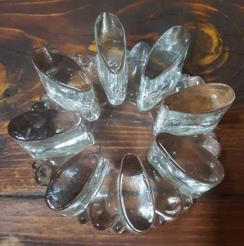 UNUSUAL 8 CIGARET GLASS ASHTRAY