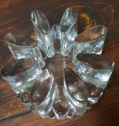 UNUSUAL 8 CIGARET GLASS ASHTRAY
