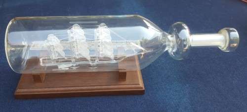 IMPOSSIBLE! BLOWN GLASS VIKING LONGSHIP IN A BOTTLE
